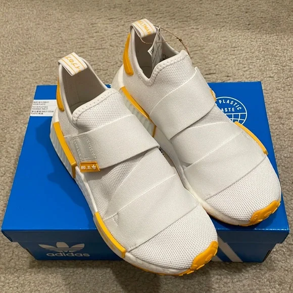 Adidas NMD_R1 STRAP women shoes size 7 brand new with box - Picture 1 of 9